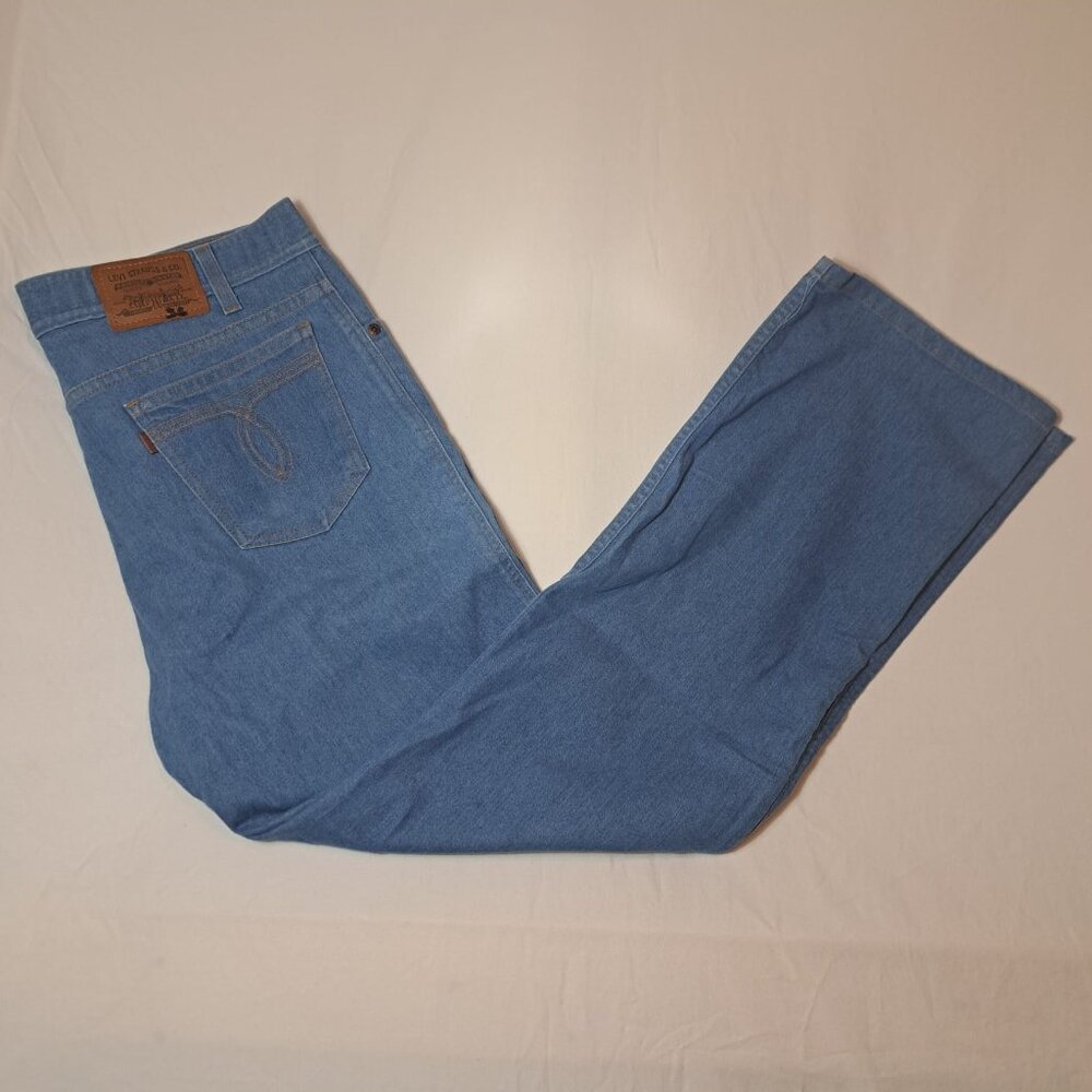 LEVI'S  Jeans Women's Size 36 x 30 Straight Leg Medium Wash Blue‎  Denim